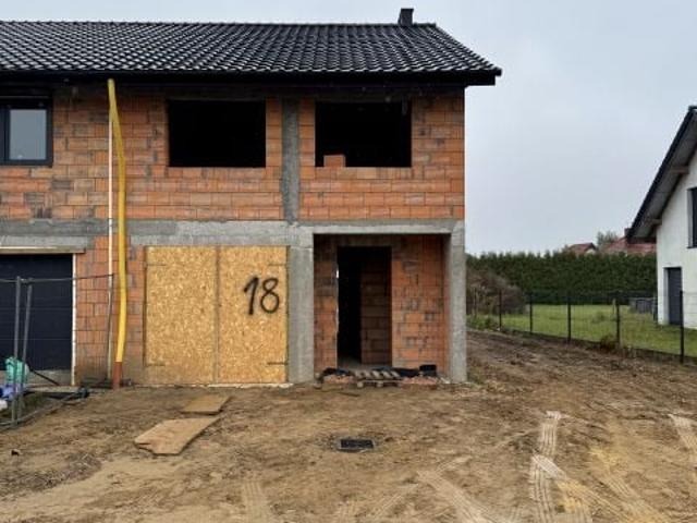 Konwaliowa 125 m², Obora