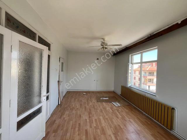 Konya Şehir Merkezinde Enntepe Avm Yanı Kiralık 3+1