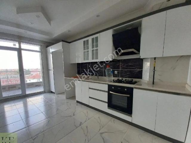 Konya Kulu Karşıyakada 3+1 Arakat Yapılı Yerden Isıtmalı Asansörlü Ebv. banyolu Kiralık Daire