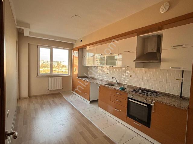 Konya Meram Güvenpark Konutlarında Kiralık 3.kat 3+1