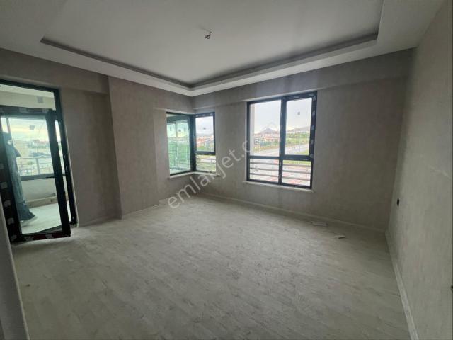 Konya Stadyum Yanında Satılık 4+1 Ara Kat Lüks Daire