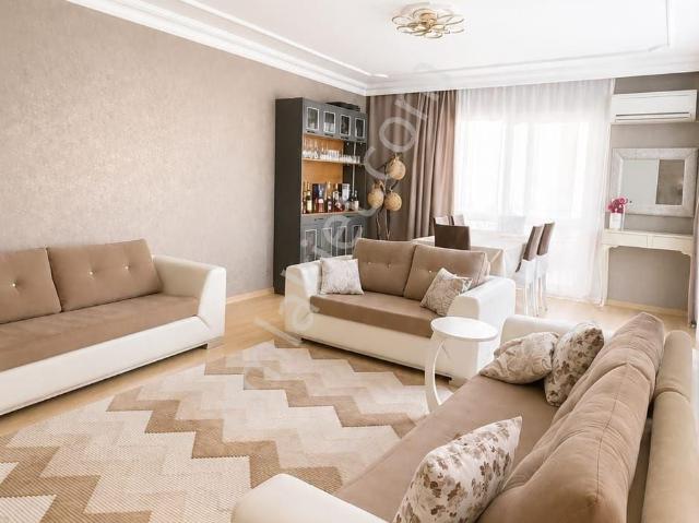 Konyaaltı Uncalı'da 175 M² Net, Ayrı Mutfaklı 2 Banyolu Satılık Yatırımlık Daire