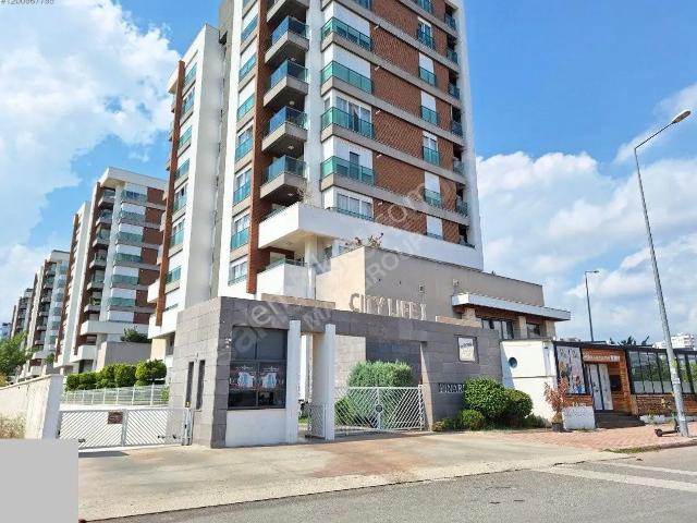 Konyaaltı Uncalı Mahallesi'nde Havuzlu Güvenlikli Sitede Doğalgazlı Klimalı Kiralık 3+1 Daire