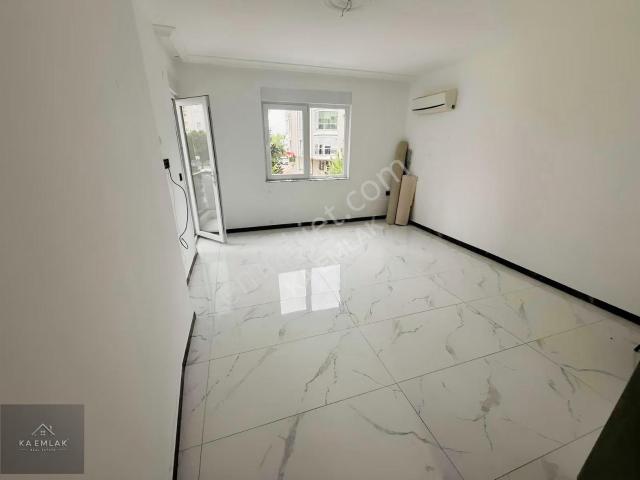 Konyaaltı Atatürk Bulvarı Üzeri Prestijli Plaza Katında 1+1 Ofis