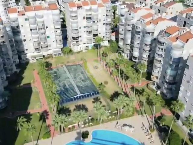 Konyaaltı Gürsu Lal Sitesinde Deniz Manzaralı Satılık 2+1 Daire