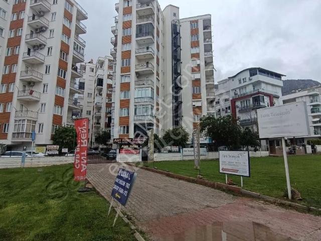 Konyaaltı Hurma Da Katta Havuzlu Site De Satılık 3+1 Daire