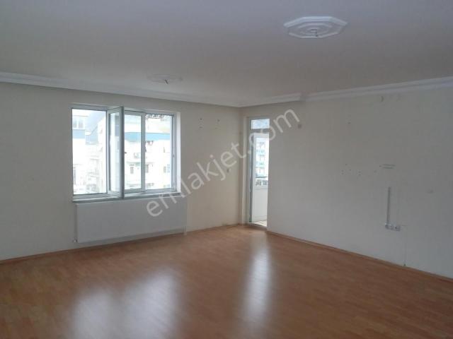 Konyaaltı Hurma Merkezinde Migros Üstü Kombili 3+1