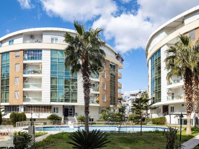 Konyaaltı Hurma Naturel Park Residence'de 2+1 Satılık Daire
