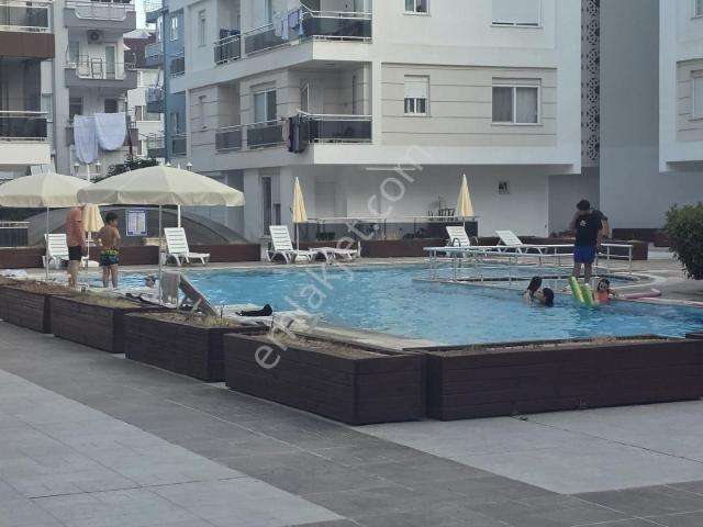 Konyaaltı Hurma'da Havuzlu 1+1 Full Eşyalı Kiralık Daire