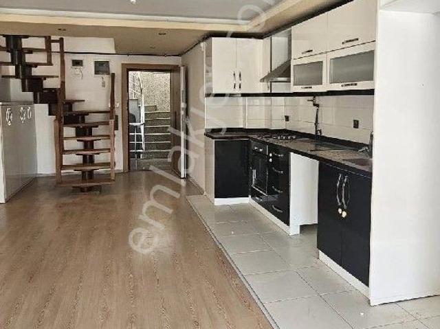 Konyaaltı Hurma'da Havuzlu Kapalı Otoparklı 4+1 Doğalgazlı Kiralık Daire