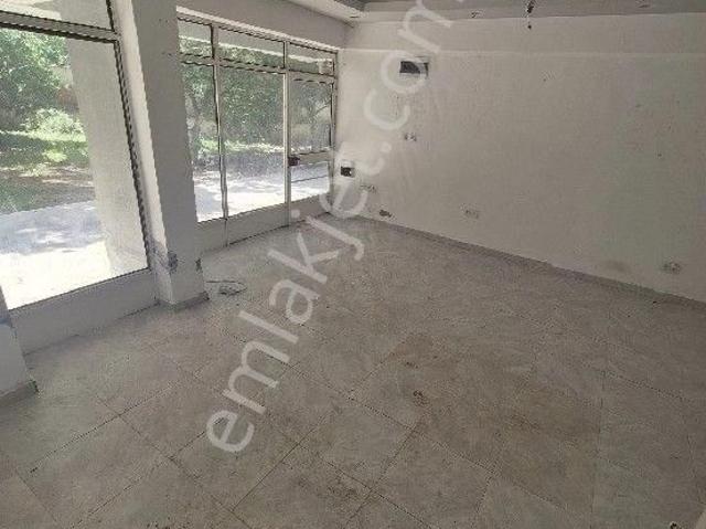 Konyaaltı Hurmadan 35m2 Satılık Dükkan