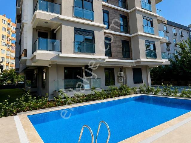 Konyaaltı Liman’dasahile Sadece 200 Metre Mesafedesıfır, Modern Ve Prestijli 2+1 Residence Daire