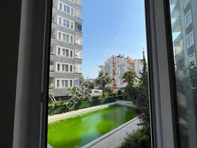 Konyaaltı Limanda 3+1 Ayrı Mutfaklı Geniş Satılık Daire