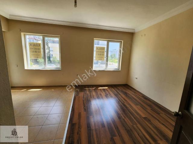 Konyaaltının Kalbinde Sahile 100m 3+1 Kiralık Daire
