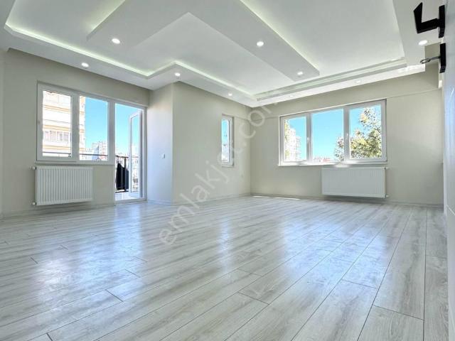 Konyaaltında Sıte Icınde Full Yapılı Dogalgazlı Genıs Asansorlu 3+1 Daıre!