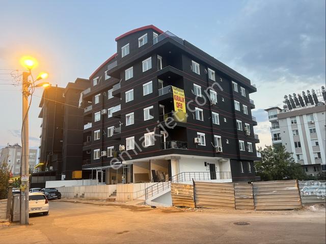 Konyaaltı Öğretmen Evleri’nde Plaza İçerisinde Kiralık 1 + 1