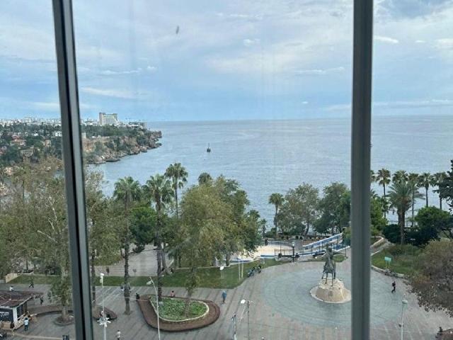 KONYAALTI CADDESİNDE KÖŞE BİNADA FULL DENİZ MANZARALI 4+1 DAİRE 260 M2