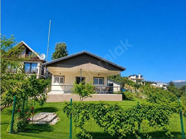 KONYAALTI HİSARÇANDIR'DA İÇİNDE YAPI KAYITLI EŞYALI EVİ İLE BİRLİKTE 395 m2 VİLLA ARSASI