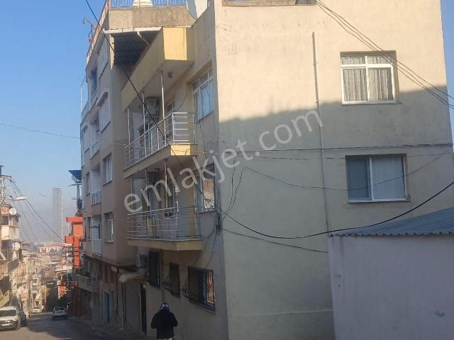 Konak 26 Ağustos Satılık 252 M2 3 Katlı Bina