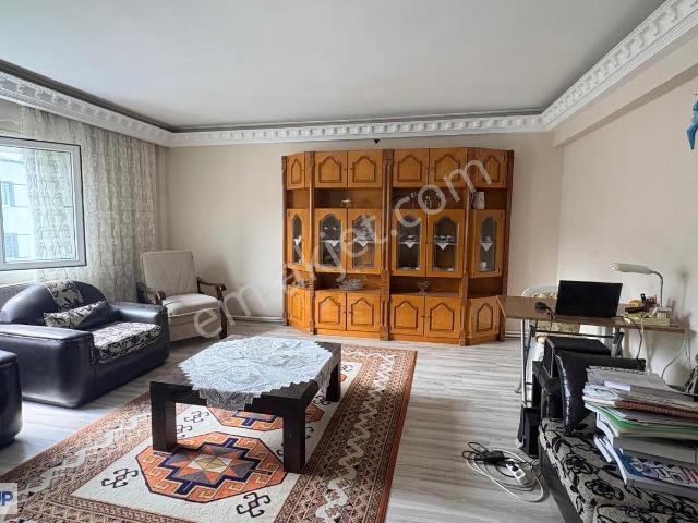 Konak Yeşillik Caddesinde Merkezi Konumda 3+1 Daire