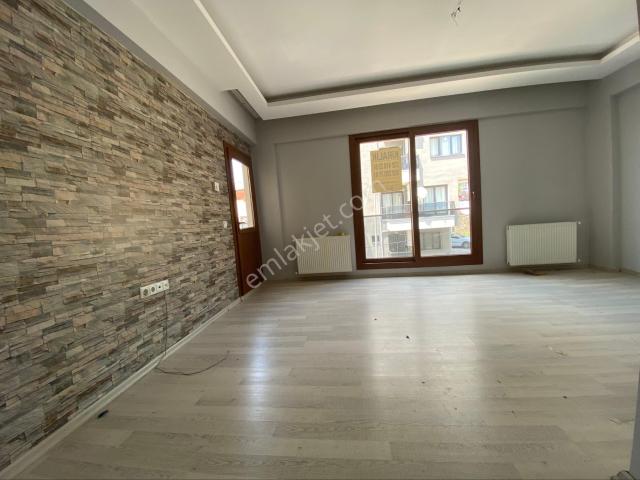 Konak Zafertefe Mah Kiralık 2+1 Yeni Bina