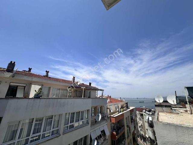 Konak Altıntaş'ta Deniz Manzaralı Fırsat Daire