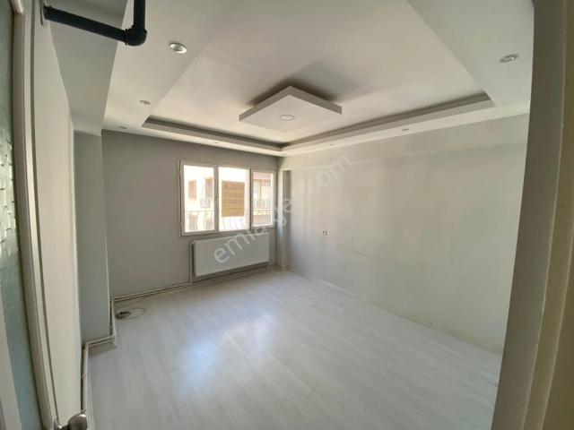 Konak Güneşli Mah.de İzmirpark Avm Ve Egepol Hastanesi Civarı 2+1 80m2 Dgazlı Arakat Kiralık Daire