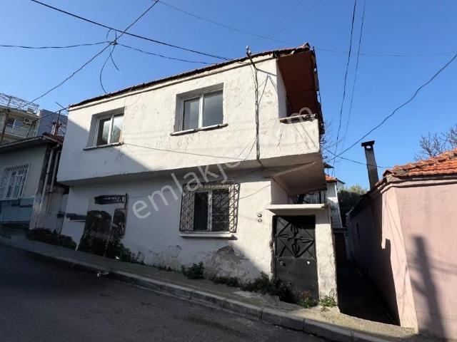 Konak Gültepede Yatırımlık 110 M2 Arsada Satılık 2 Katlı Bina
