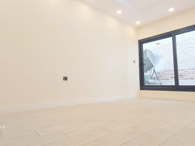 Konak Güzelyalı Mahallesinde 3+1 Yüksek Giriş Bakımlı Daire