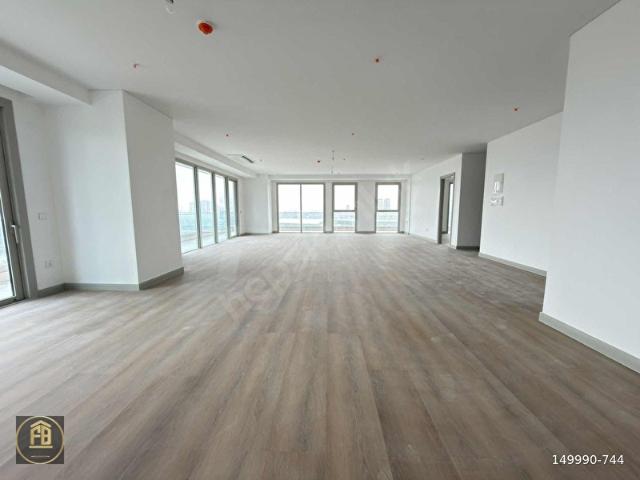 KONAK HALKAPINAR METRO YANI TAM KAT KİRALIK A SINIFI 1470M2 OFİS