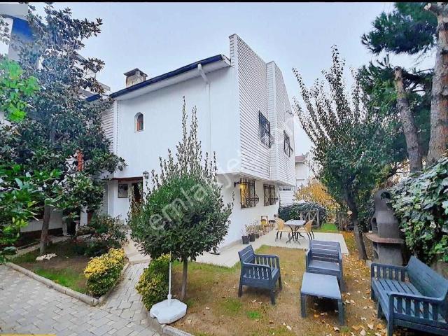 Konak Mah.satılık Villa Hastane Ve Seçkin Okullara Çok Yakın