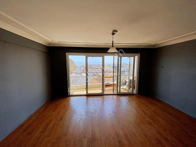 Konak Mahallesi Halk Kütüphanesi Yanı Kiralık 2+1
