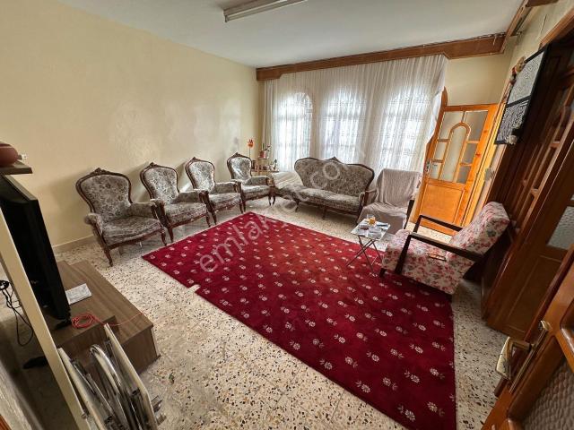 Konak Mahallesinde 3+1 Kiralık Geniş Daire