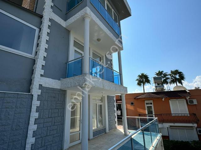 Konaklı’da 4+1 Satılık Villa