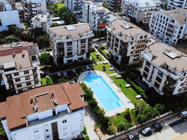 Konaklar Bölgesinde 4+1 250m2 Özel Bahçeli Satılık Dubleks Daire