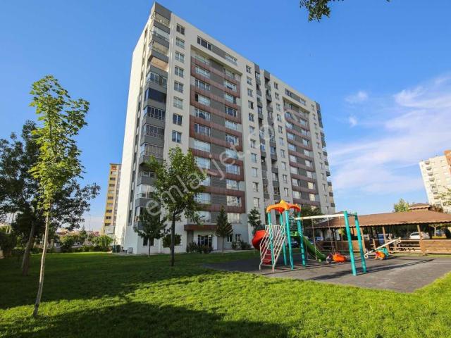 Konal/ Bölgenin En Prestijli Sitesinde 3+1 Ara Daire Satılık