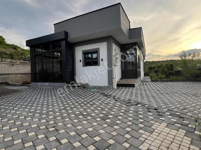 Konal/ Hacılar Akyazı'da Butik Villa Yapılı bakımlı ekstralı