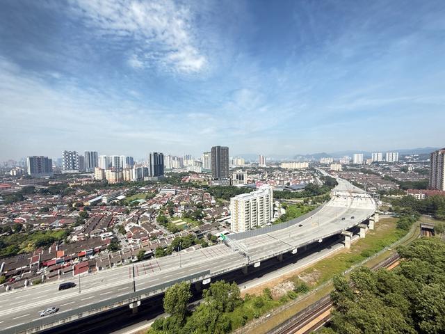 Kondo Desa Putra Wangsa Maju sebelah LRT Sri Rampai 2 parking