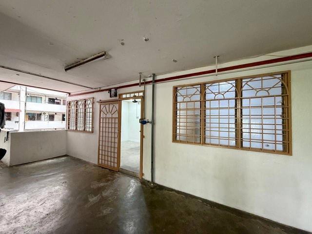 Kondo Rakyat Desa Pantai Dalam Flat Desa Pantai Bangsar South KL