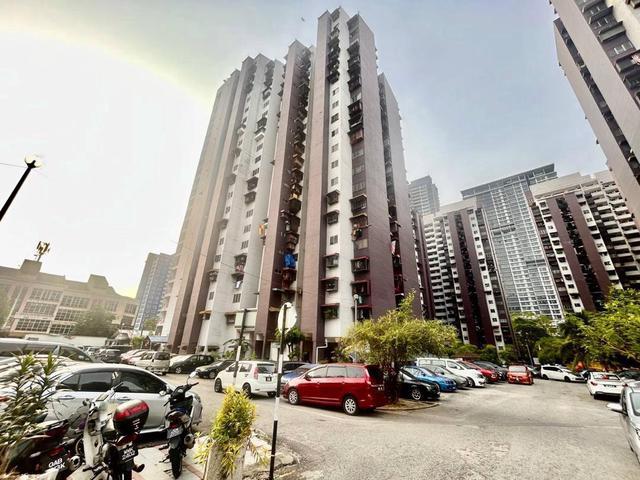 Kondo Rakyat Pantai Dalam Bangsar South KL