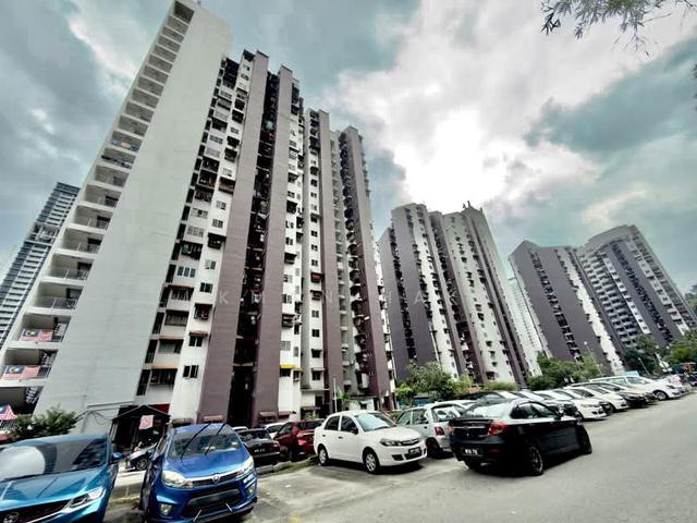 Kondo Rakyat pantai dalam Kuala Lumpur