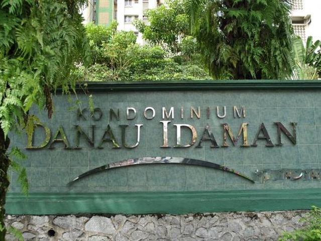 Kondominium Danau Idaman Taman Danau Desa