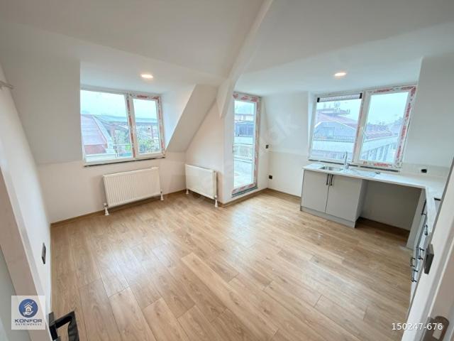 KONFOR MİNİBÜSE YAKIN ÖN CEPHE SIFIR 5.KAT TERASLI 2+1
