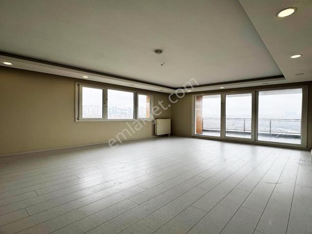 Konforlu Yaşam İçin Site İçerisinde 2+1 Kiralık Daire!