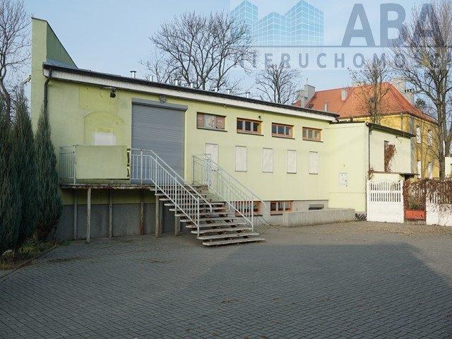 Atrakcyjny budynek usługowy 365 m² przy DK25 w Koninie