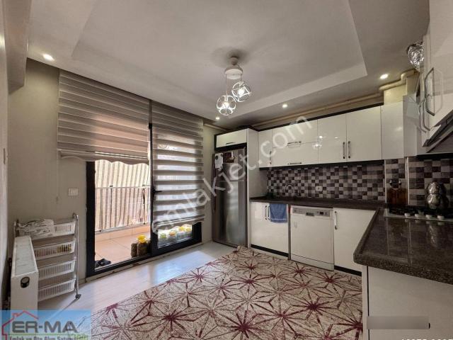 Kocaçeşme'de Satılık 4+1 170 M2 Doğalgazlı Dubleks Daire
