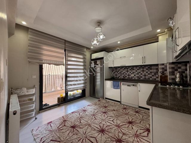 Kocaçeşme'de Satılık 4+1 170 M2 Doğalgazlı Dubleks Daire