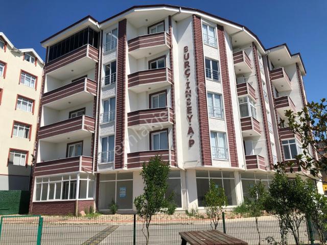 Kocaali Merkezde Geniş Kullanım Alanlı Deniz Manzaralı Daire