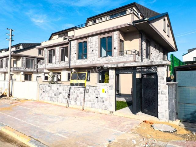 Kocaali’de Satılık 3+1 Villa Lüks Tasarımlı