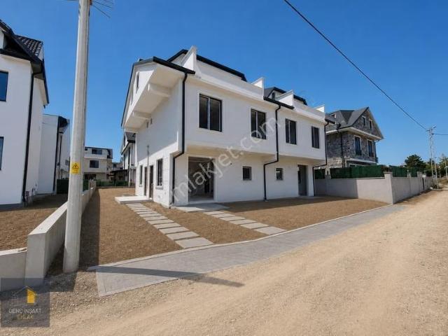 Kocaali'de Bir Aya Teslim 3+1 Triplex Villa